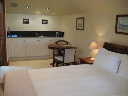 54 On Bank - Taree Accommodation 2