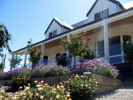Canadian VIC Taree Accommodation
