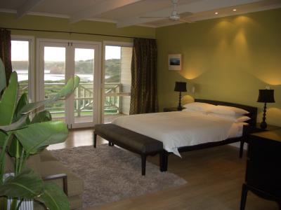 Cliff Top - Taree Accommodation 0