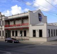 Mitchell River Tavern - Taree Accommodation