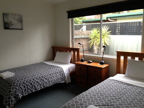 Phillip Island Cottages - Taree Accommodation 1