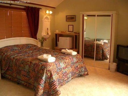 Ainslie Manor BandB - Taree Accommodation 4