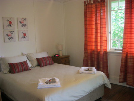 Blooms Cottage - Taree Accommodation 2