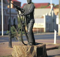 Miners Monument - Taree Accommodation