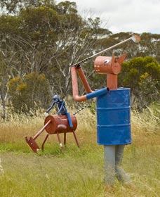 Tin Horse Highway - Taree Accommodation 0