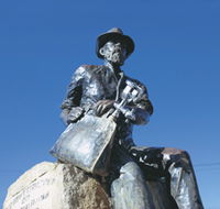 Paddy Hannans Statue - Taree Accommodation