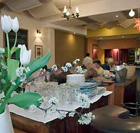 The Chairman and Yip - Taree Accommodation