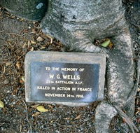 Eumundi War Memorial - Taree Accommodation