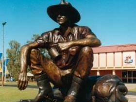 Adventure Way - Taree Accommodation 0