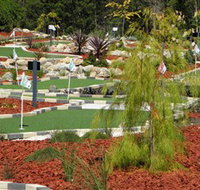 18 Hole Mini Golf - Club Husky - Taree Accommodation