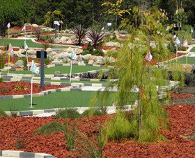 18 Hole Mini Golf - Club Husky - Taree Accommodation 0