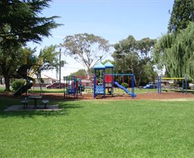Coronation Park Yass - Taree Accommodation 1