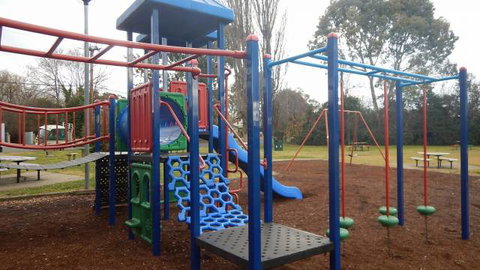Coronation Park Yass - Taree Accommodation 3