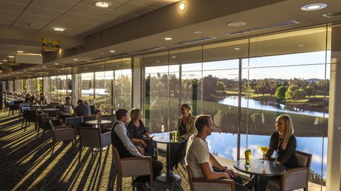 Gungahlin Lakes Golf And Community Club - Taree Accommodation 4