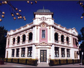 Moree Plains Gallery - Taree Accommodation 0
