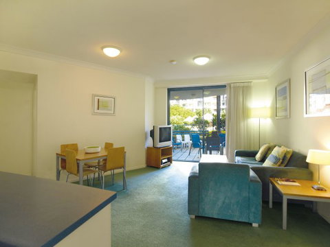 Oaks Calypso Plaza - Taree Accommodation 3