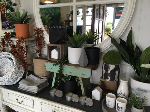 DBar Gallery - Taree Accommodation 2