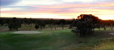 Moranbah Golf Club Inc. - Taree Accommodation 3