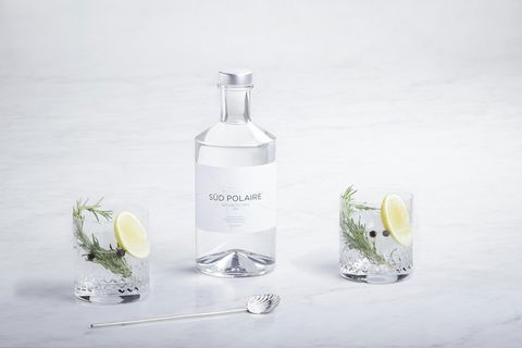 Tasmania\'s Sud Polaire Gin Experience - Taree Accommodation 0