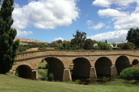 Richmond And Wine Tour Departing Hobart - Taree Accommodation 0