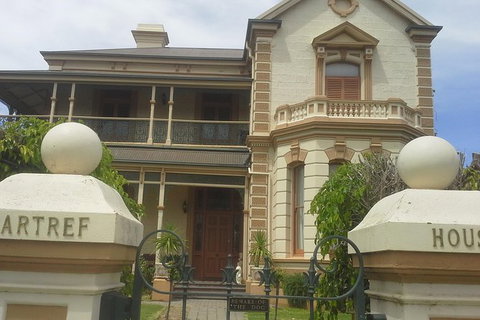 Adelaide Walking Tour: East End Escapade - Taree Accommodation 1