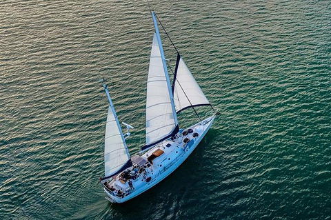 Full-Day Adventure Sailing Experience: Circumnavigate Magnetic Island - Taree Accommodation 1
