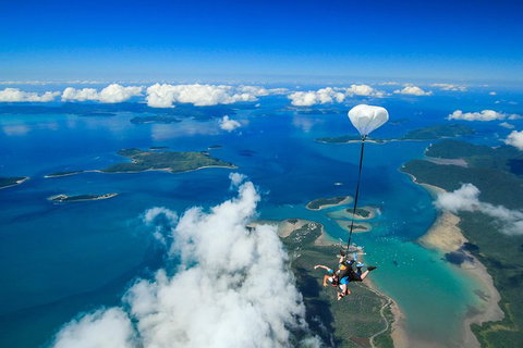 Airlie Beach Tandem Skydive - Taree Accommodation 4