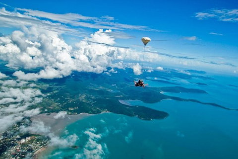 Airlie Beach Tandem Skydive - Taree Accommodation 5