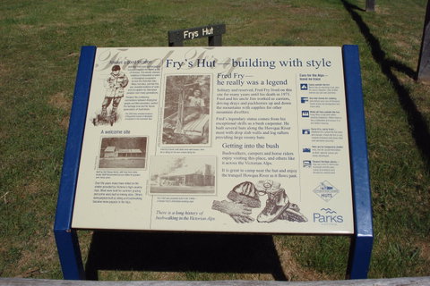 Fry's Hut - Taree Accommodation 2