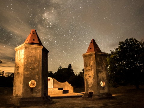 Chinese Burning Towers - Taree Accommodation 1