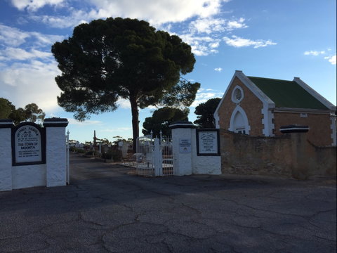 Moonta Cemetery - Taree Accommodation 2