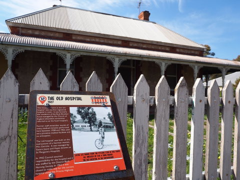 Tailem Bend Historic Rail Trail - Taree Accommodation 2