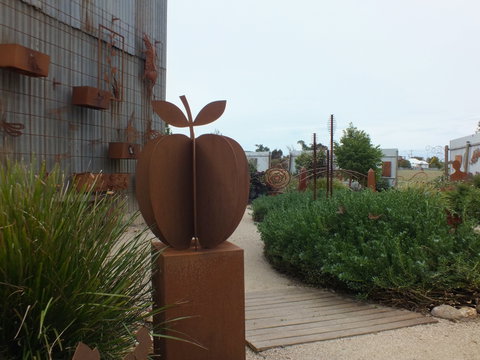 Overwrought Sculpture Garden And Gallery - Taree Accommodation 1