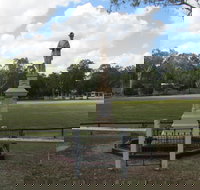 Apple Tree Creek War Memorial - Taree Accommodation