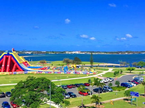 The Big Wedgie - Taree Accommodation 0