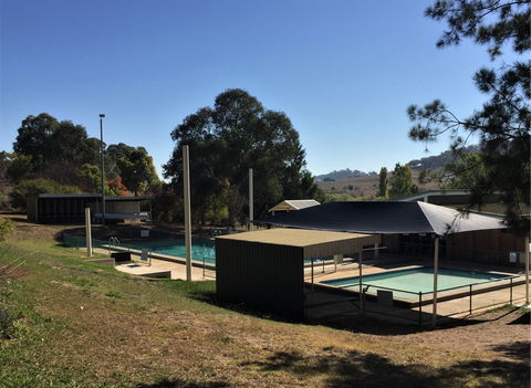 Gunning Pool - Taree Accommodation 0