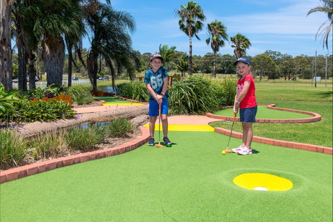 Port Macquarie Driving Range And Mini Golf - Taree Accommodation 2