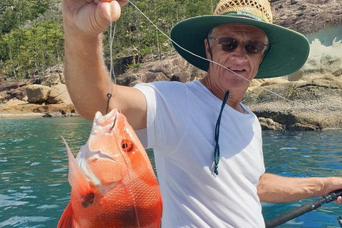 Full Day Fishing Charter Airlie Beach Whitsundays - Taree Accommodation 4