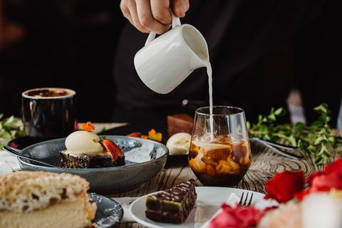 Adelaide Hills Food, Wine, Cheese, & Chocolate - Private Day Tour - Taree Accommodation 3