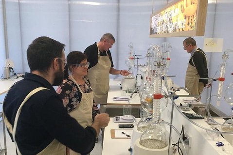 Master Gin Making Classes - Taree Accommodation 1