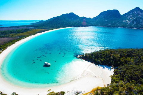 Wineglass Bay Private Charter Service - Taree Accommodation 1