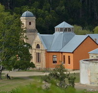 Colonial Tasmania Small Group Tour - Taree Accommodation