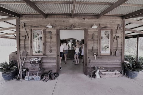 The Favourite 4 Experience - Taree Accommodation 0