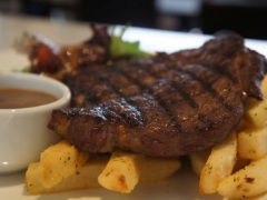 Arts On Bourke - Taree Accommodation 1