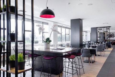 MRepublic Restaurant, Bar And Lounge - Taree Accommodation 1