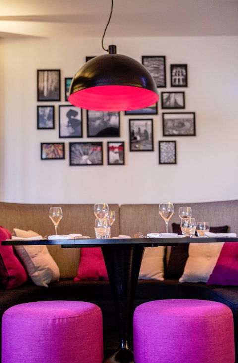 MRepublic Restaurant, Bar And Lounge - Taree Accommodation 6