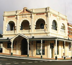 Queenstown TAS Taree Accommodation