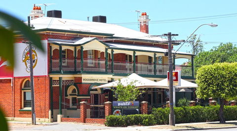 Woodbridge Hotel - Taree Accommodation 2