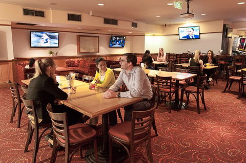 Sporters Bar - Taree Accommodation 1