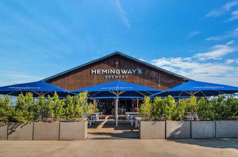 Hemingway's Brewery Cairns Wharf - Taree Accommodation 1